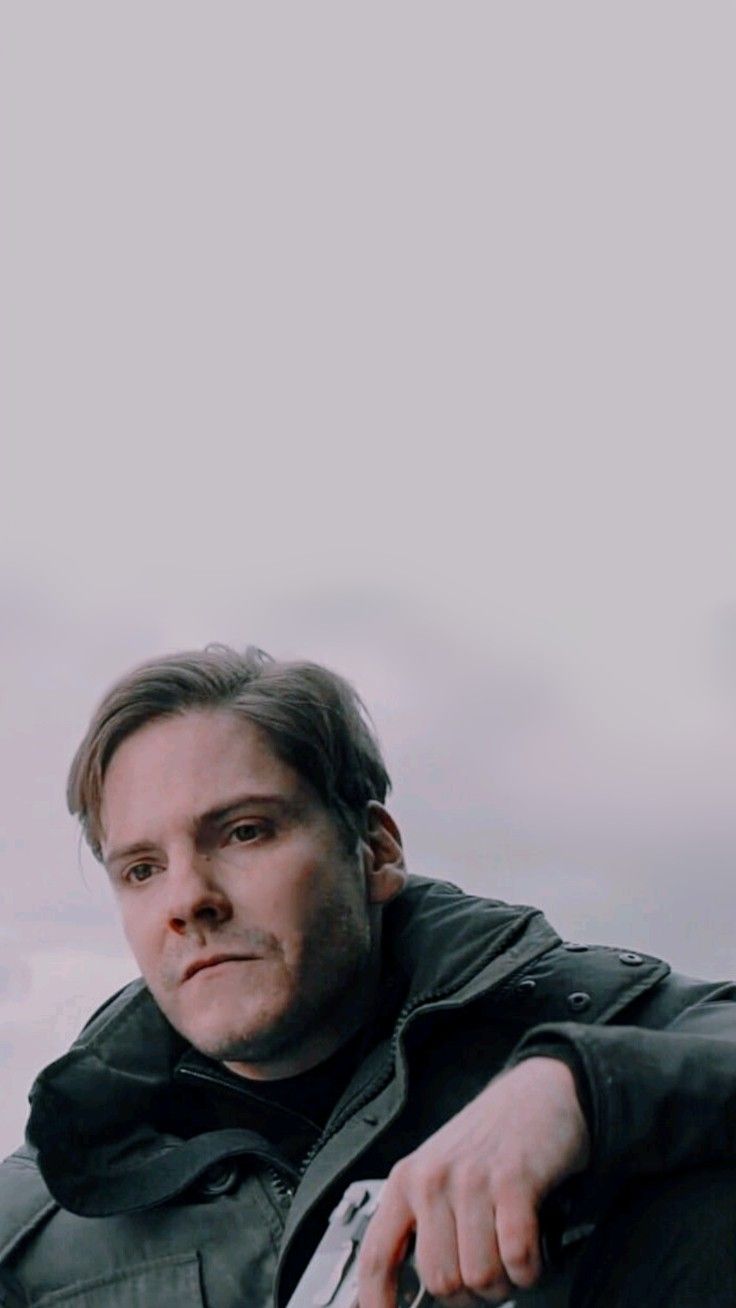 Baron Zemo aesthetic Wallpaper ૮₍ ˃ ⤙ ˂ ₎ა FatWS Wallpaper Marvel series Барон Земо обои на телефон. Daniel brühl, Marvel wallpaper, Bucky barnes winter soldier