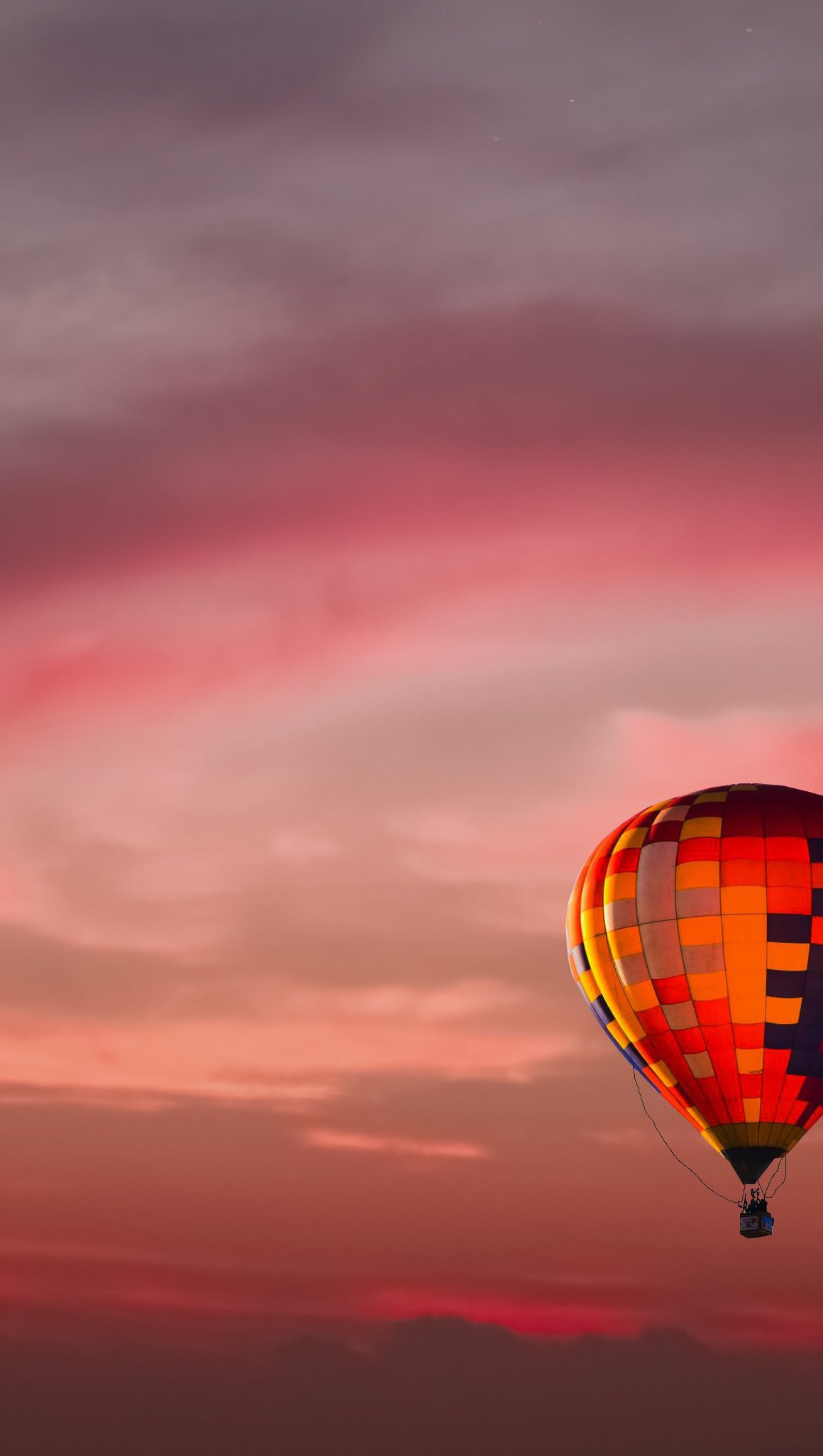 Hot air balloon at sunset Wallpaper