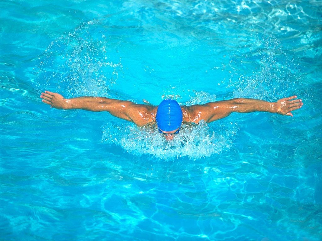 Olympic Swimming Pool Underwater. Sky HD Wallpaper