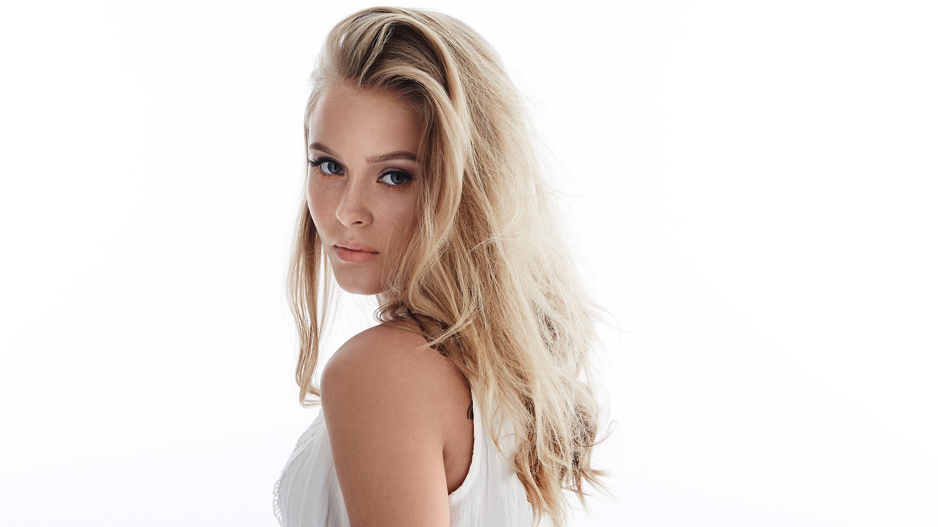 1920x1080 Blonde, Woman, Swedish, Blue Eyes, Singer, Zara Larsson wallpaper JPG