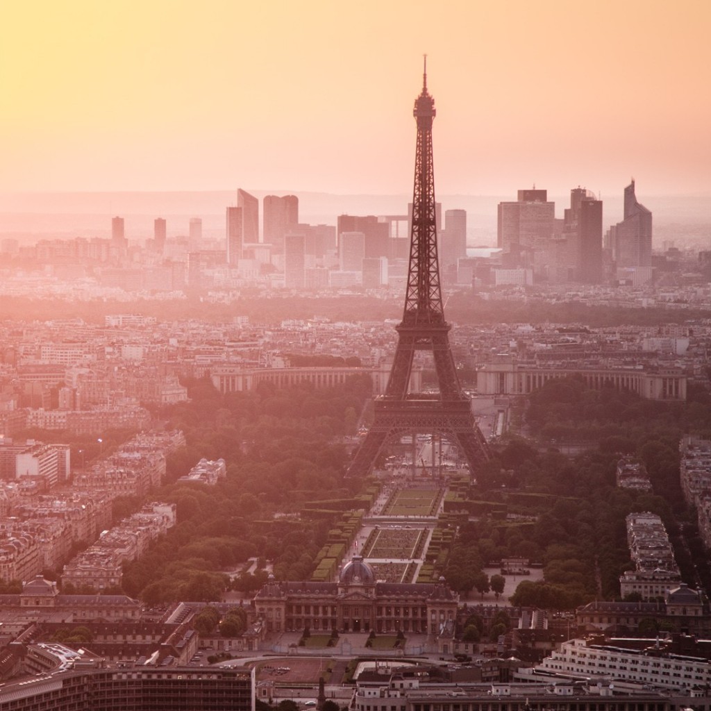 Eiffel Tower. iPad Wallpaper free iPad wallpaper & background