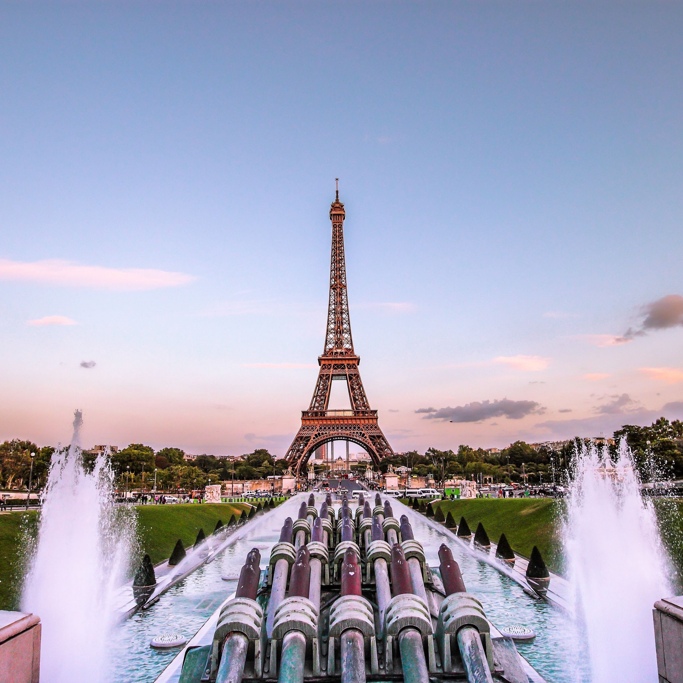 Download wallpaper 2780x2780 eiffel tower, paris, gold evening, france, fountain ipad air, ipad air 2, ipad 3, ipad 4, ipad mini 2, ipad mini 3, ipad mini 4, ipad pro 9.7 for parallax HD background