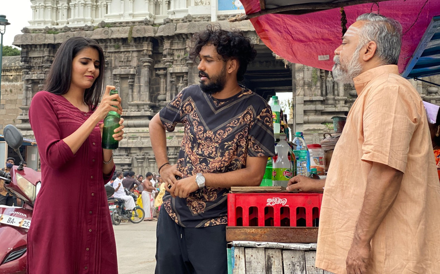 Hiphop Tamizha & Madhuri Sivakumarin Sabadham HD Pics