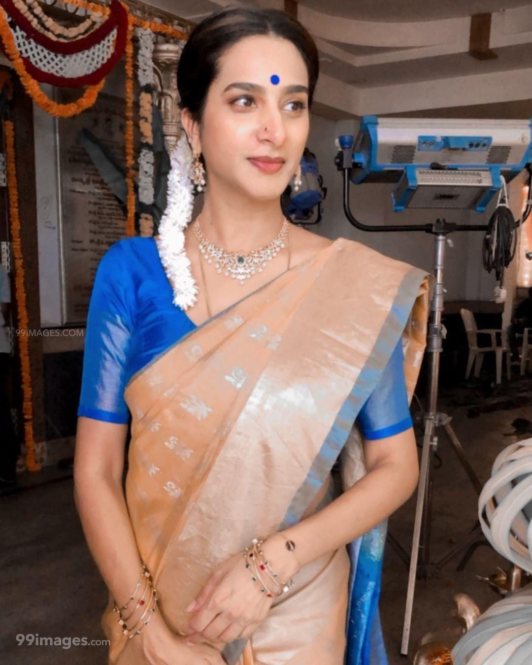 Surekha Vani HD Wallpaper (Desktop Background / Android / iPhone) (1080p, 4k) (1080x1350)