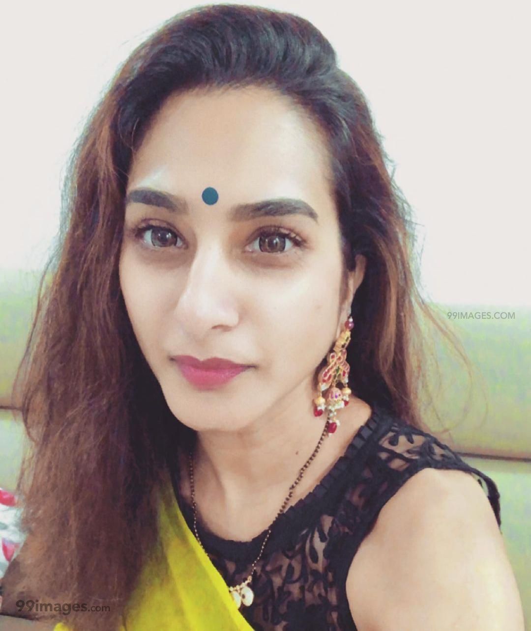 Surekha Vani Hot HD Photo & Wallpaper for mobile Download, WhatsApp DP (1080p, 4k) (png / jpg)