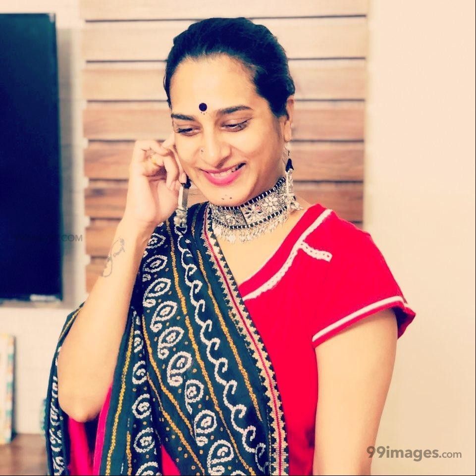 Surekha Vani HD Wallpaper (Desktop Background / Android / iPhone) (1080p, 4k) (961x961)