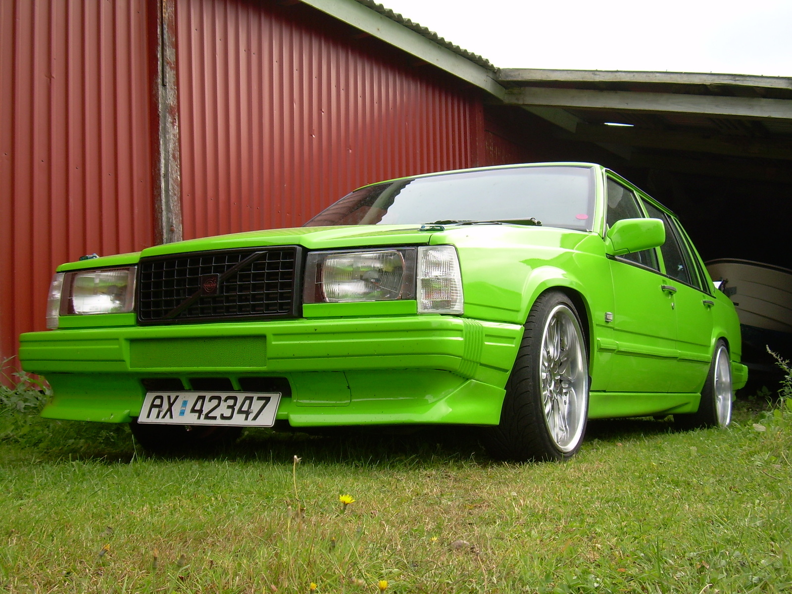 Car Wallpaper: Volvo 740 green 1984
