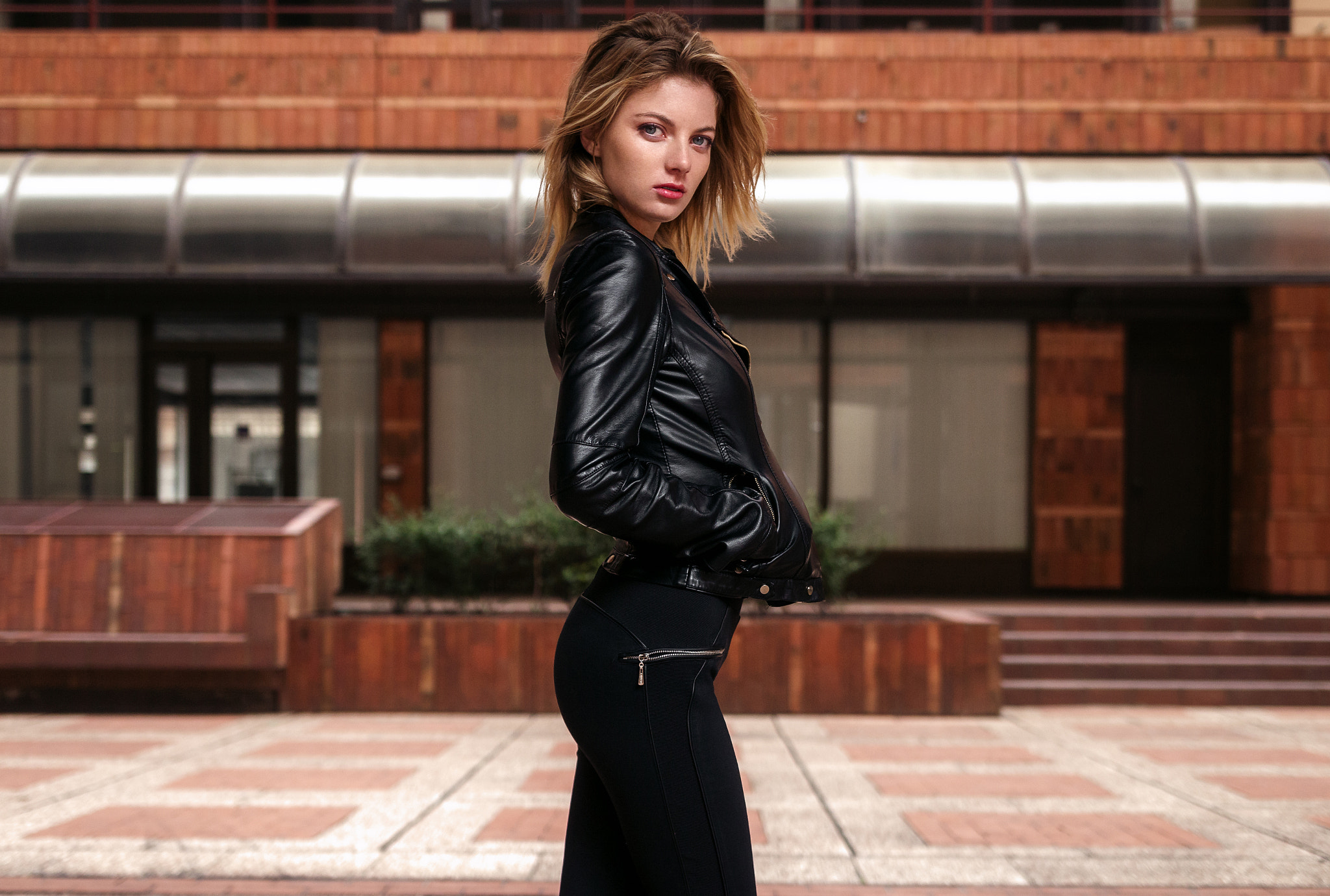 Wallpaper, women, blonde, blue eyes, leather jackets, side view, black clothing, Fabien Mir 2048x1380