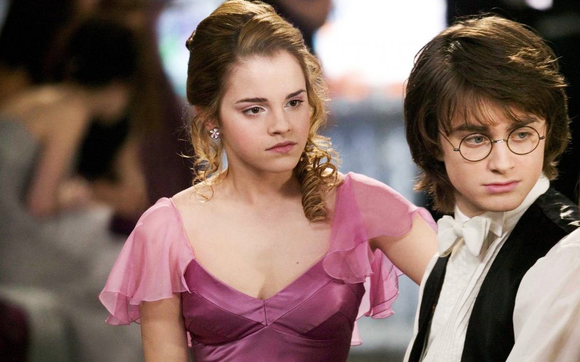 Download Wallpaper Emma Watson And Daniel Radcliffe Watson With Harry Potter