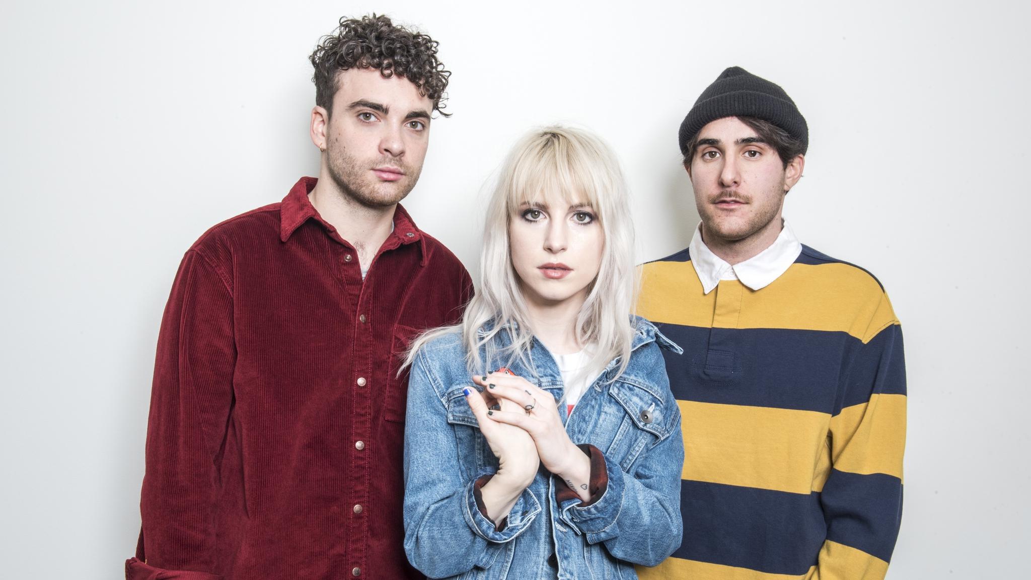 Read When Times Are Hard, Paramore Calls On '80s Pep Online