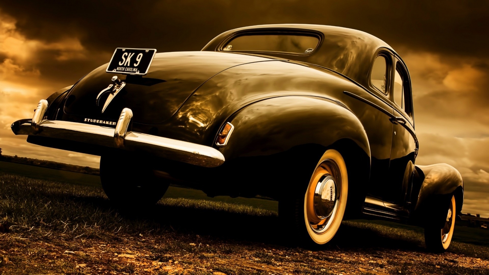 Black Retro Studebaker HD Wallpaper
