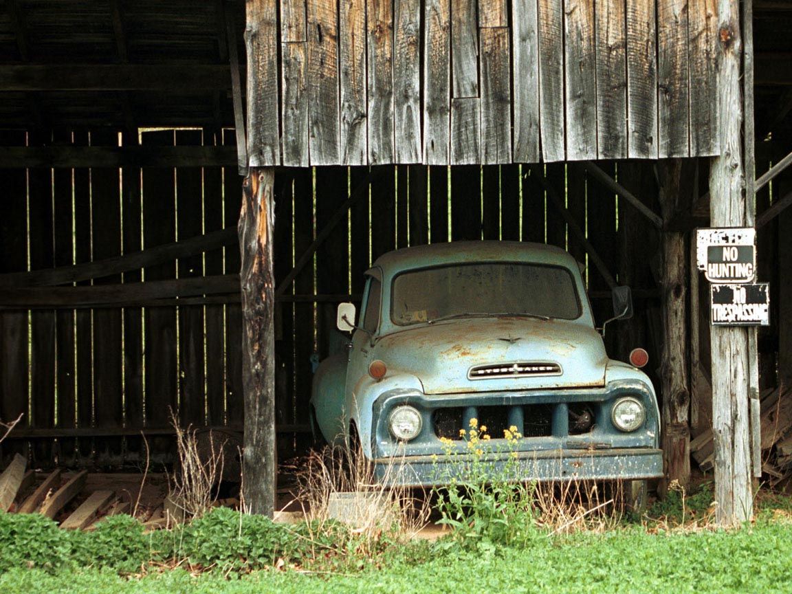 Studebaker in Barn Wallpaper and Background (1152 x 864). Studebaker, Old trucks, Studebaker trucks