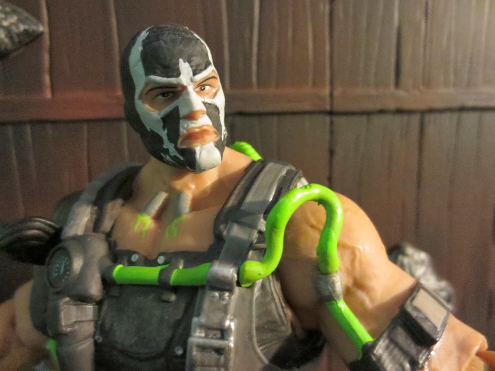 The Epic Review: Action Figure Review: Bane from Arkham Origins