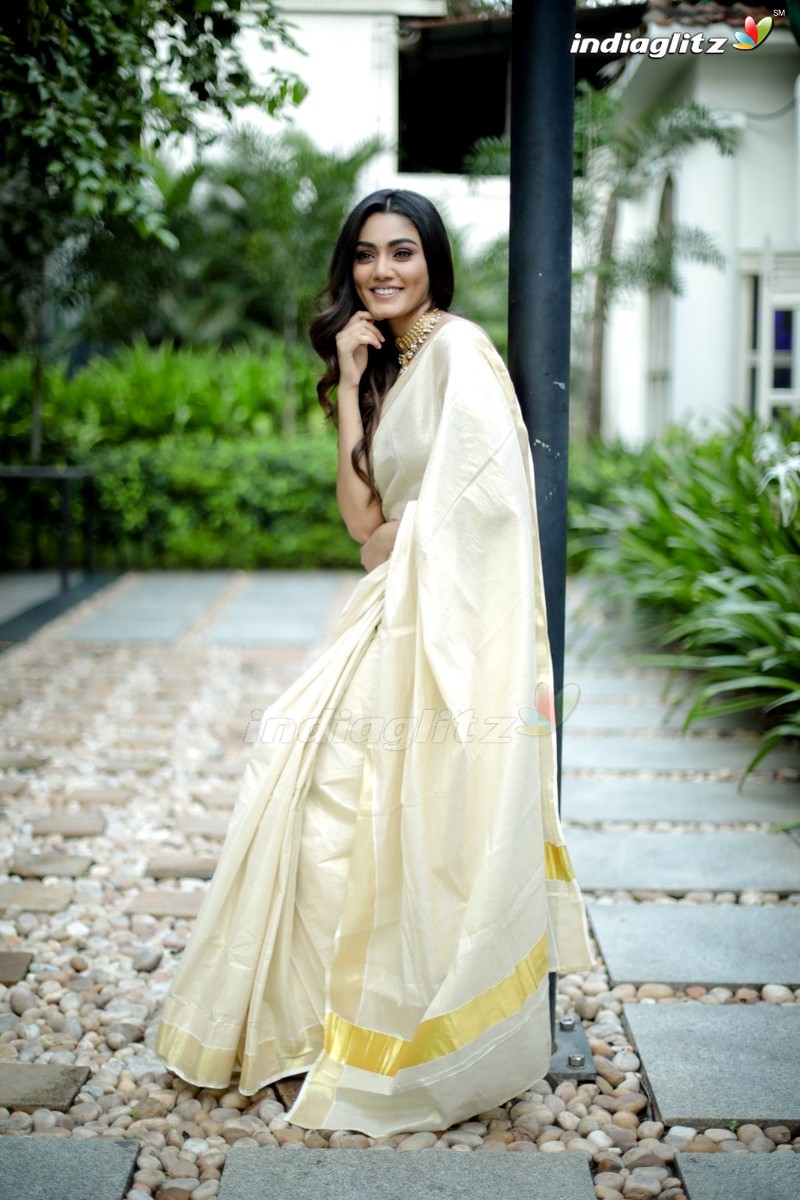 Sana Maqbool Photo Actress photo, image, gallery, stills and clips