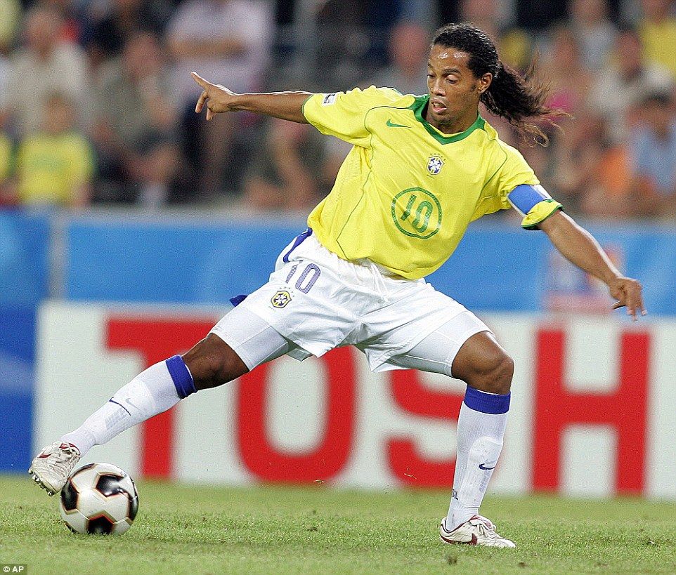 Ronaldinho's career celebrated by shirt collecting fan. Football, Ronaldo ronaldinho, Brown rice casserole