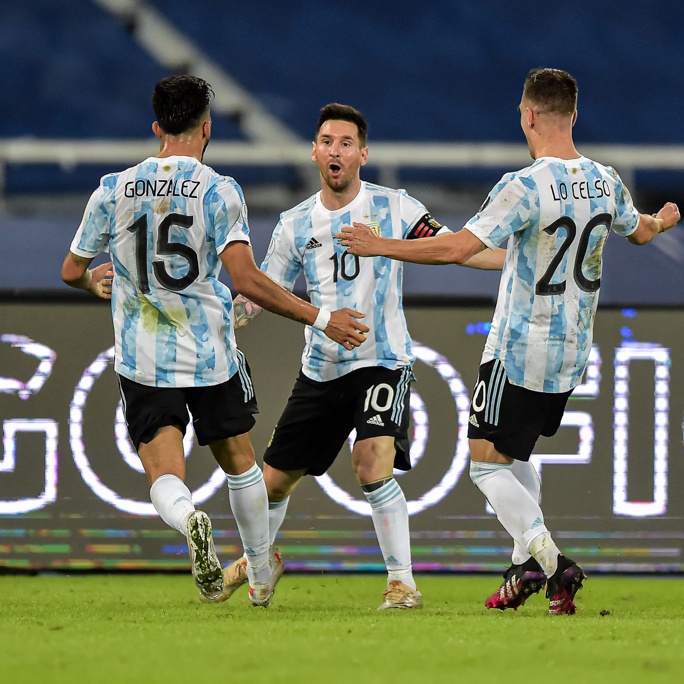 Live streaming argentina vs canada. Месси Аргентина 2021 Кубок. Кубок Америки 2021. Аргентум Аргентина. Precaria Аргентина.