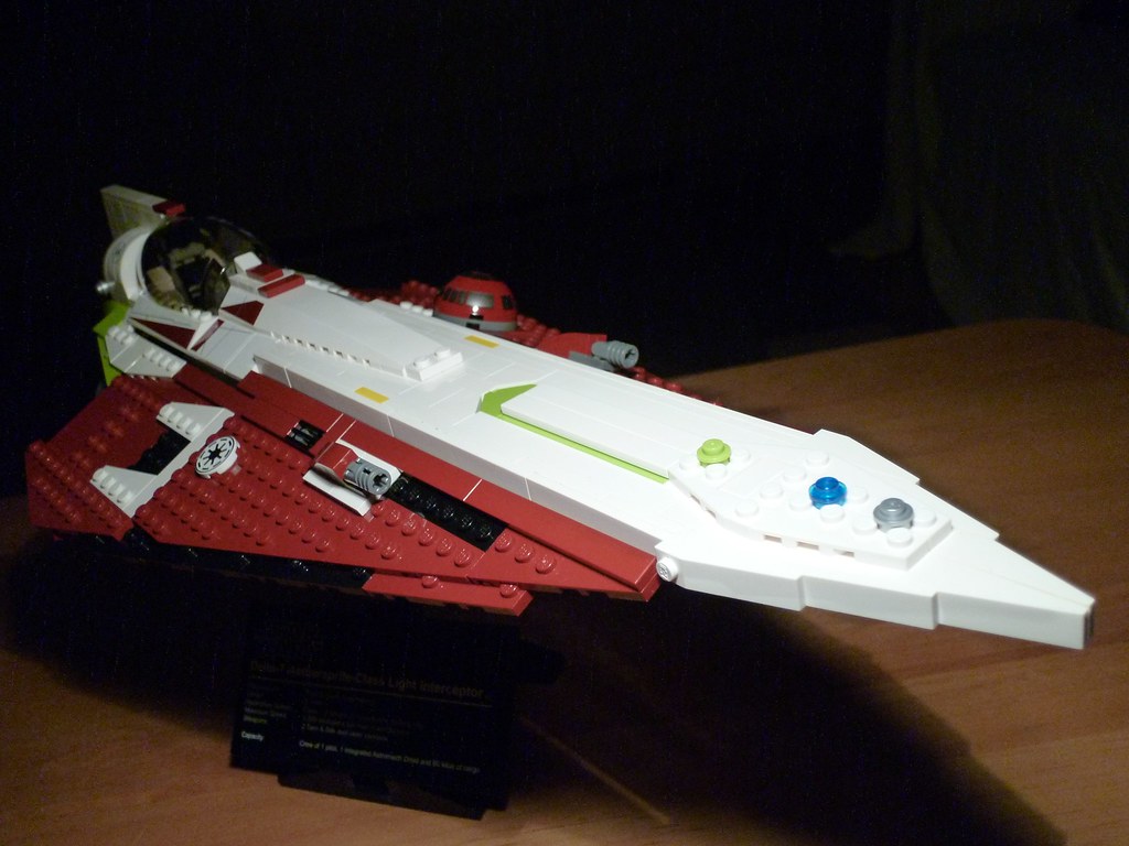 LEGO STAR WARS 10215 Obi Wan's Jedi Starfighter. LEGO STAR