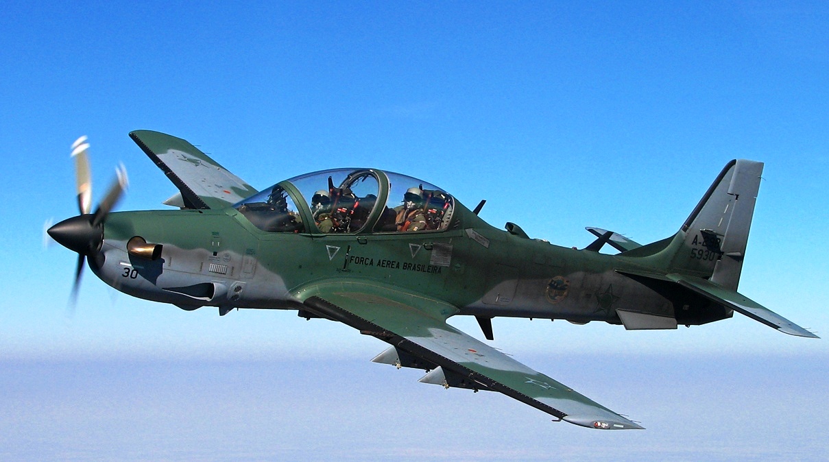 background wallpaper: Super Tucano of Forca Aerea Brasileira