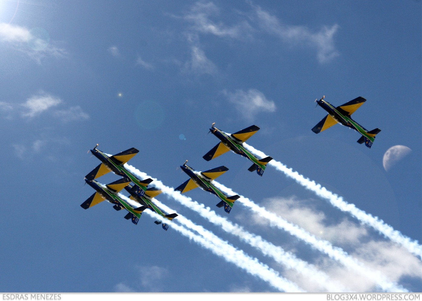 Download Wallpaper, Download 800x600 blue angels contrails demonstration a29 super tucano 1397x998 wallpaper People HD Wallpaper, Hi Res People Wallpaper, High Definition Wallpaper