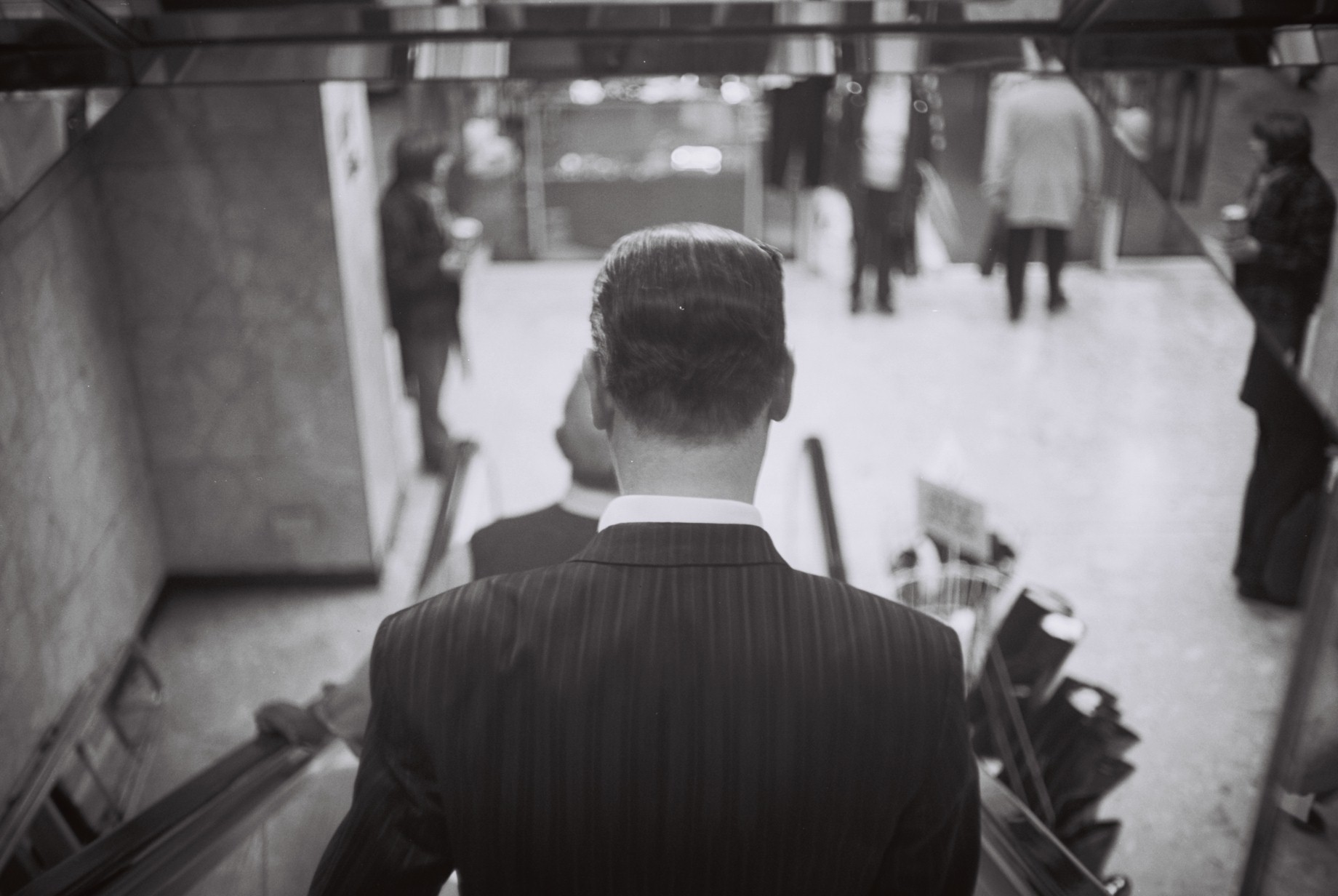 Wallpaper, old, street, Gentleman, camera, hair, dude, escalator, stairs, MM, 70s, pin, scene, girl, man, human, photograph, film, 50s, Smart, guy, suit, male, 35, snapshot, stripe, 80s, gentle, black and white
