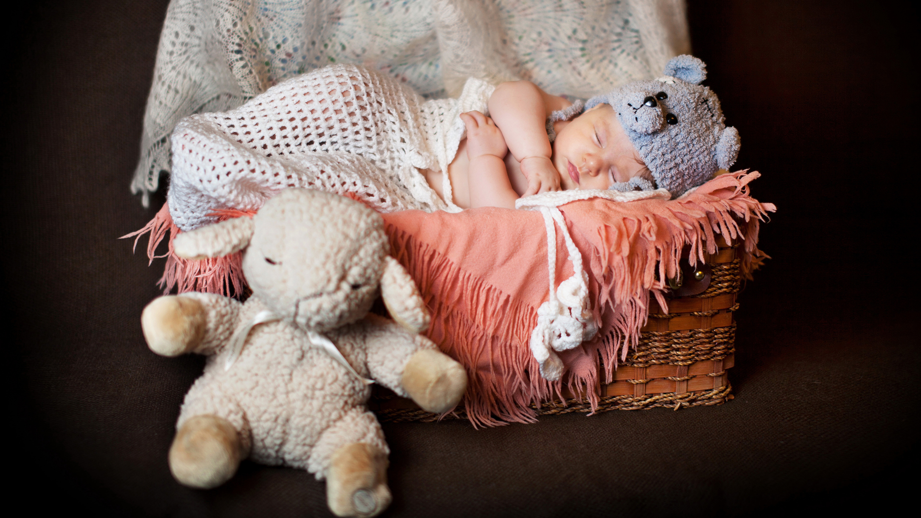 Desktop Wallpaper Baby child sleeping Winter hat Toys 3840x2160