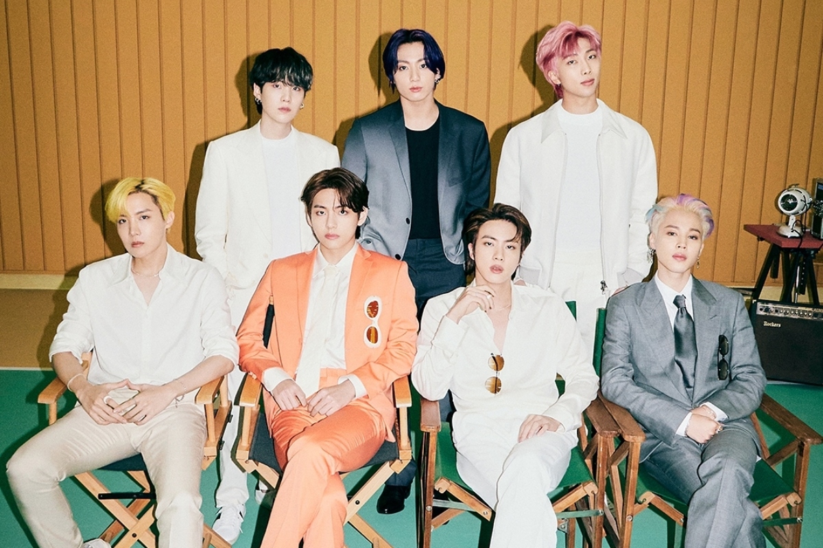 BTS Fans Hilariously Compare V's Curly Hairdo to Priyanka Chopra's MET Gala Look, See Pics