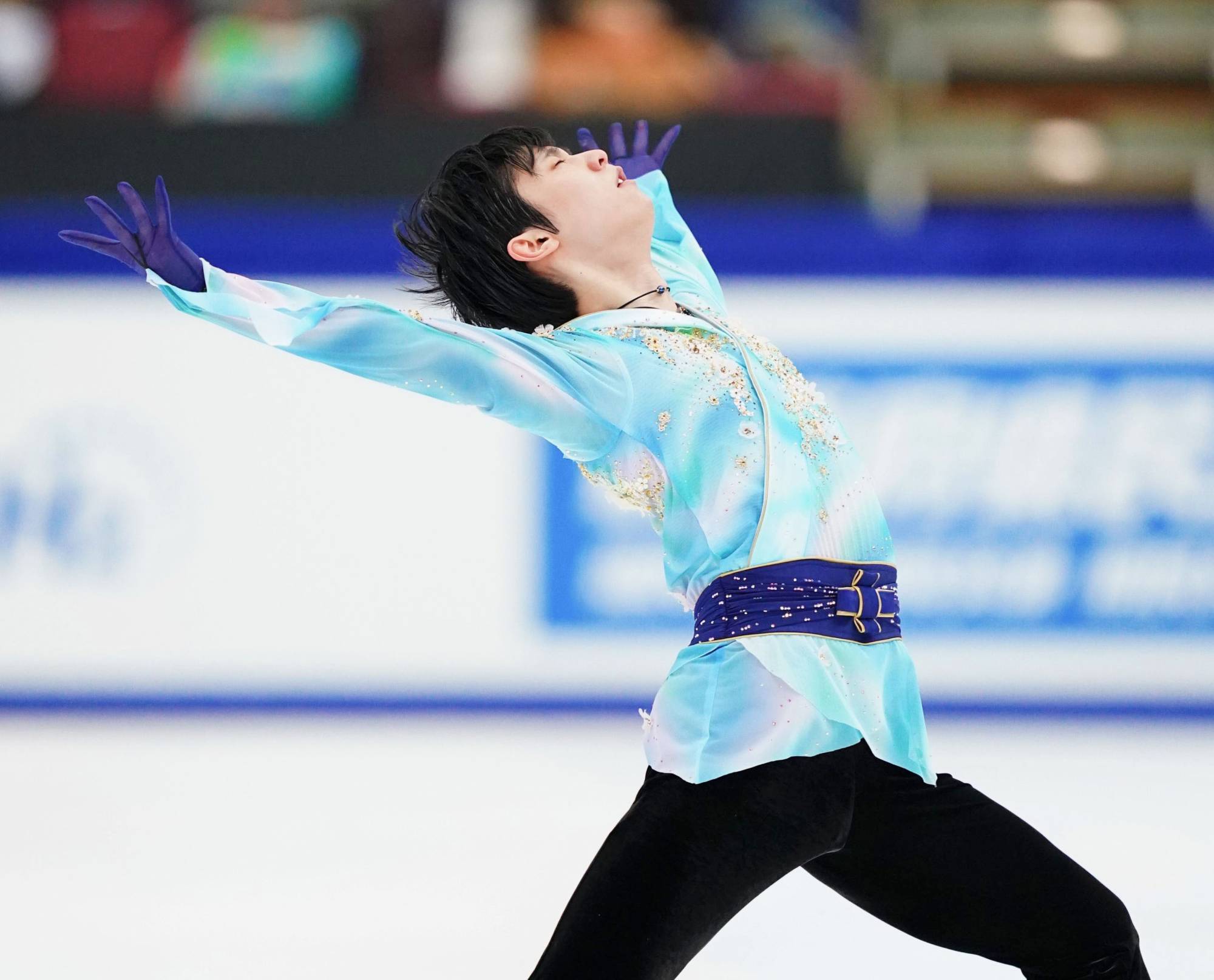 Yuzuru Hanyu lifts spirits with stirring performance in national championship victory. The Japan Times