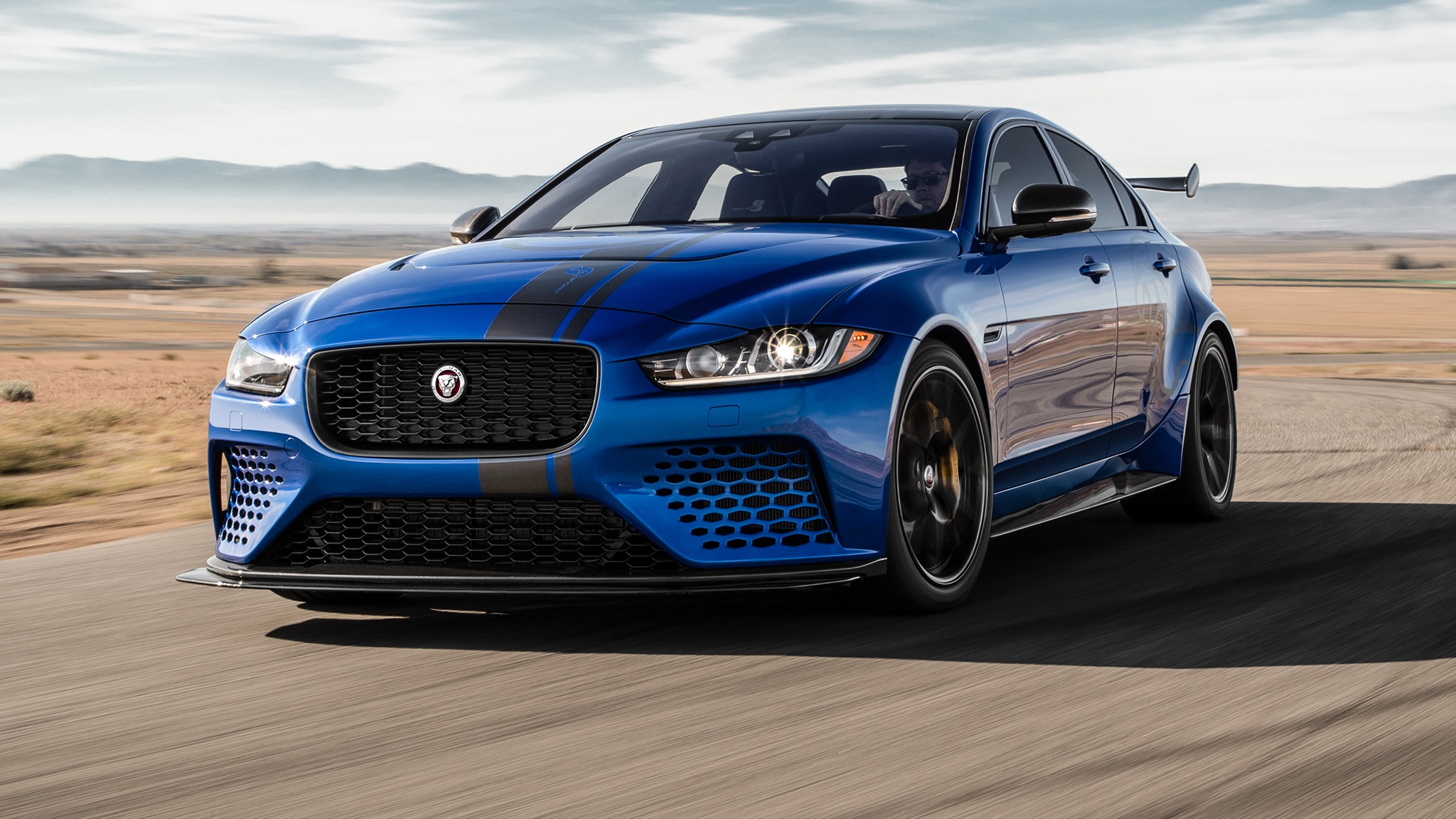 Jaguar xe SV Project 8