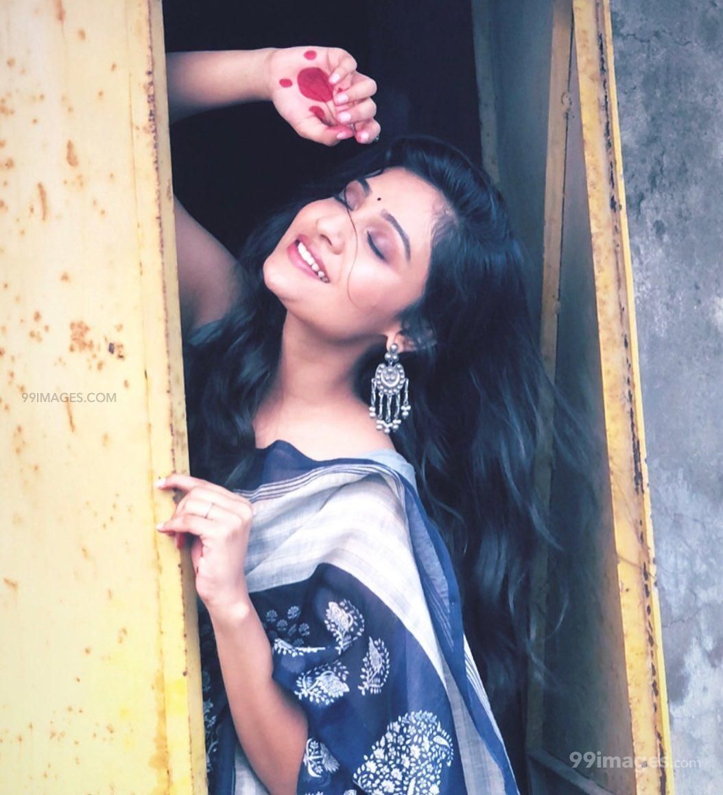 Shraddha Dangar HD Wallpaper (Desktop Background / Android / iPhone) (1080p, 4k) (1054x1159)