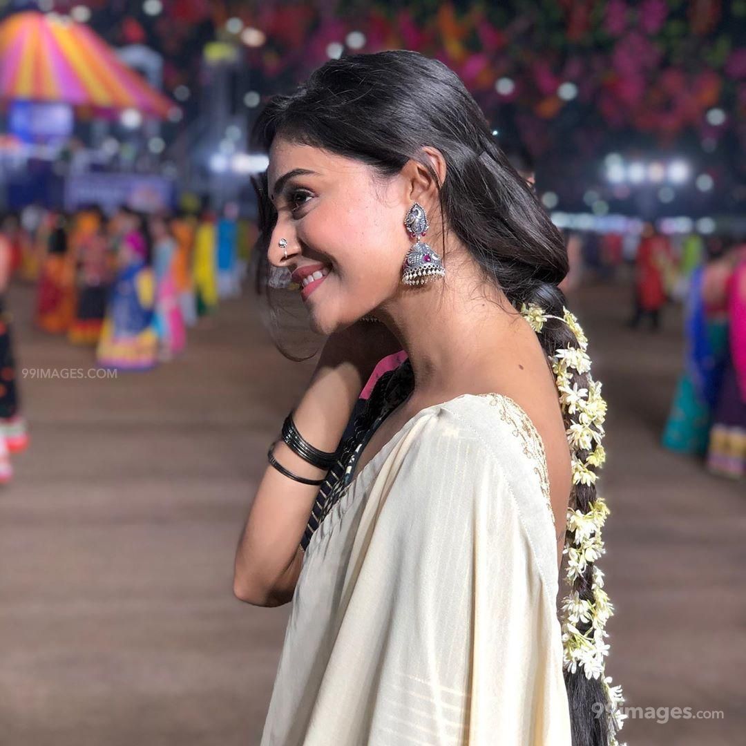 Shraddha Dangar Hot HD Photo & Wallpaper for mobile, WhatsApp DP (1080p) (1080x1080)