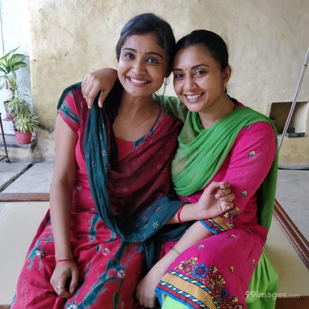 Shraddha Dangar HD Wallpaper (Desktop Background / Android / iPhone) (1080p, 4k) (1080x1080)