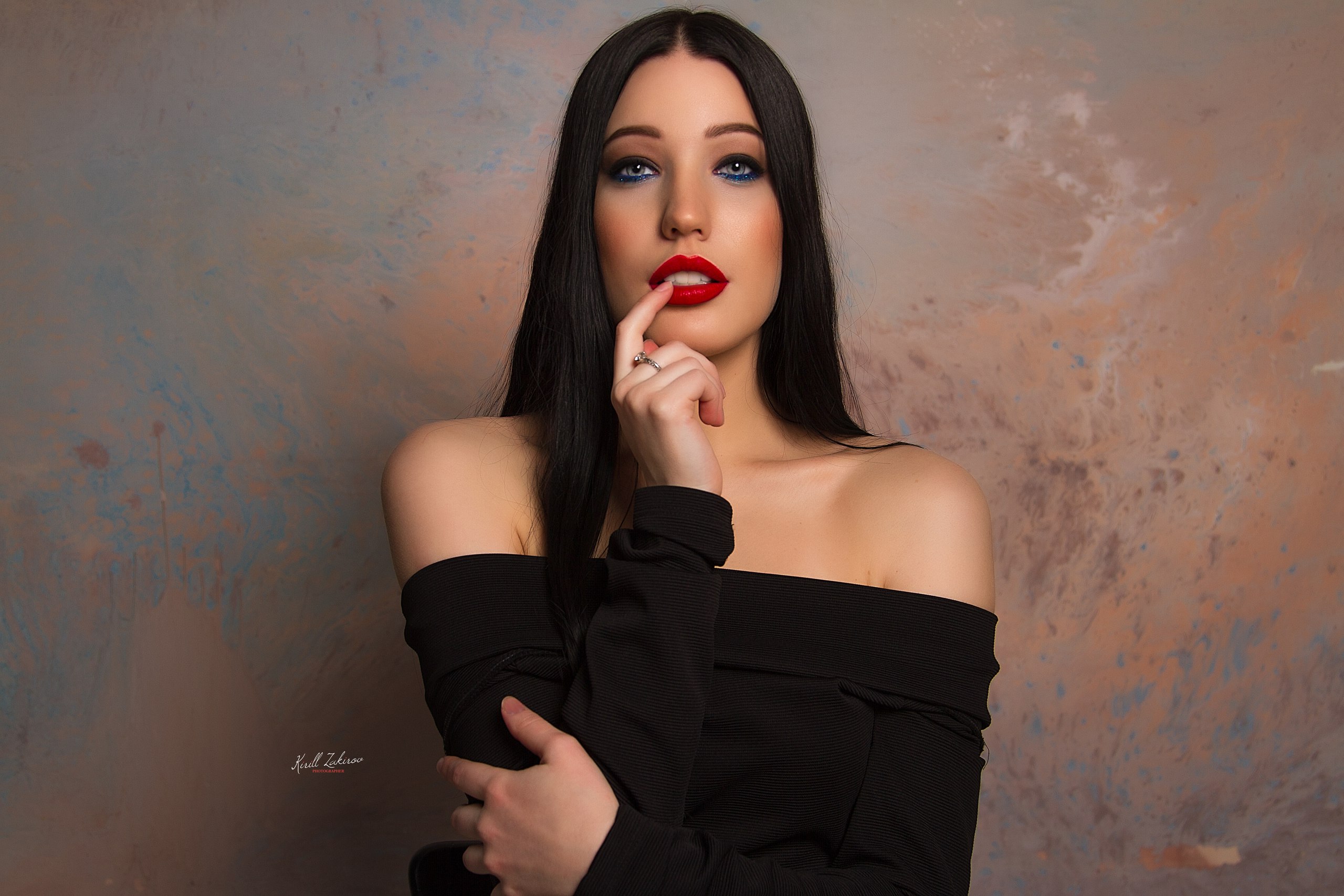 Wallpaper, women, face, portrait, red lipstick, finger on lips 2560x1707