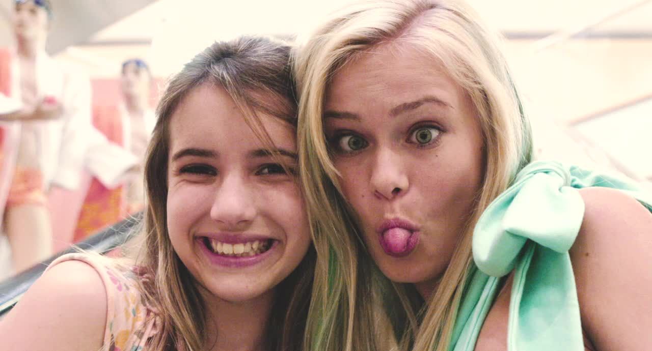 Emma Roberts in the film 'Aquamarine' (2006) with Johanna Levesque and Sara Paxton. Aquamarine movie. Emma roberts, Aquamarine movie, Sara paxton