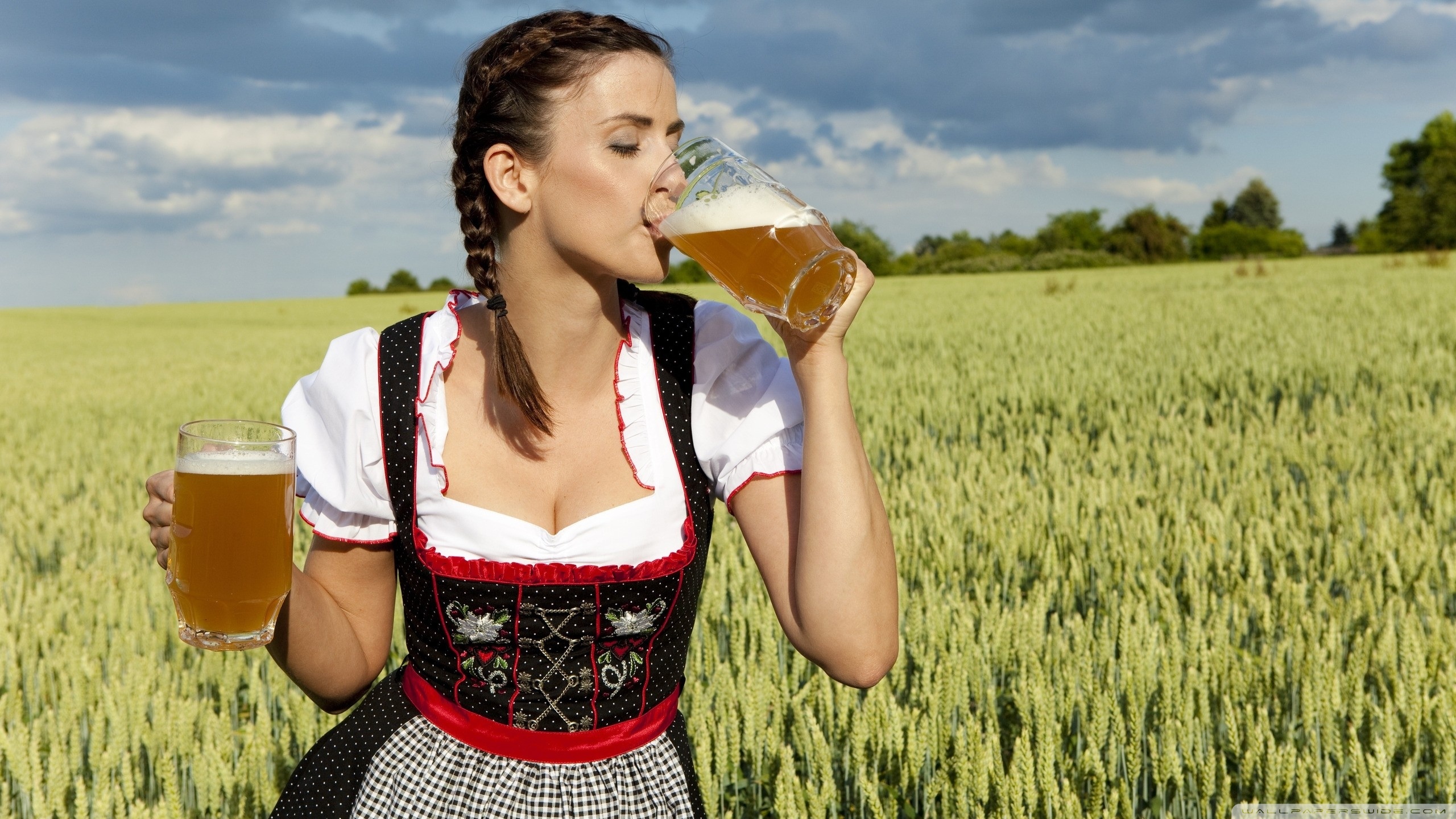 German Woman Drinking Beer Ultra HD Desktop Background Wallpaper for 4K UHD TV, Tablet