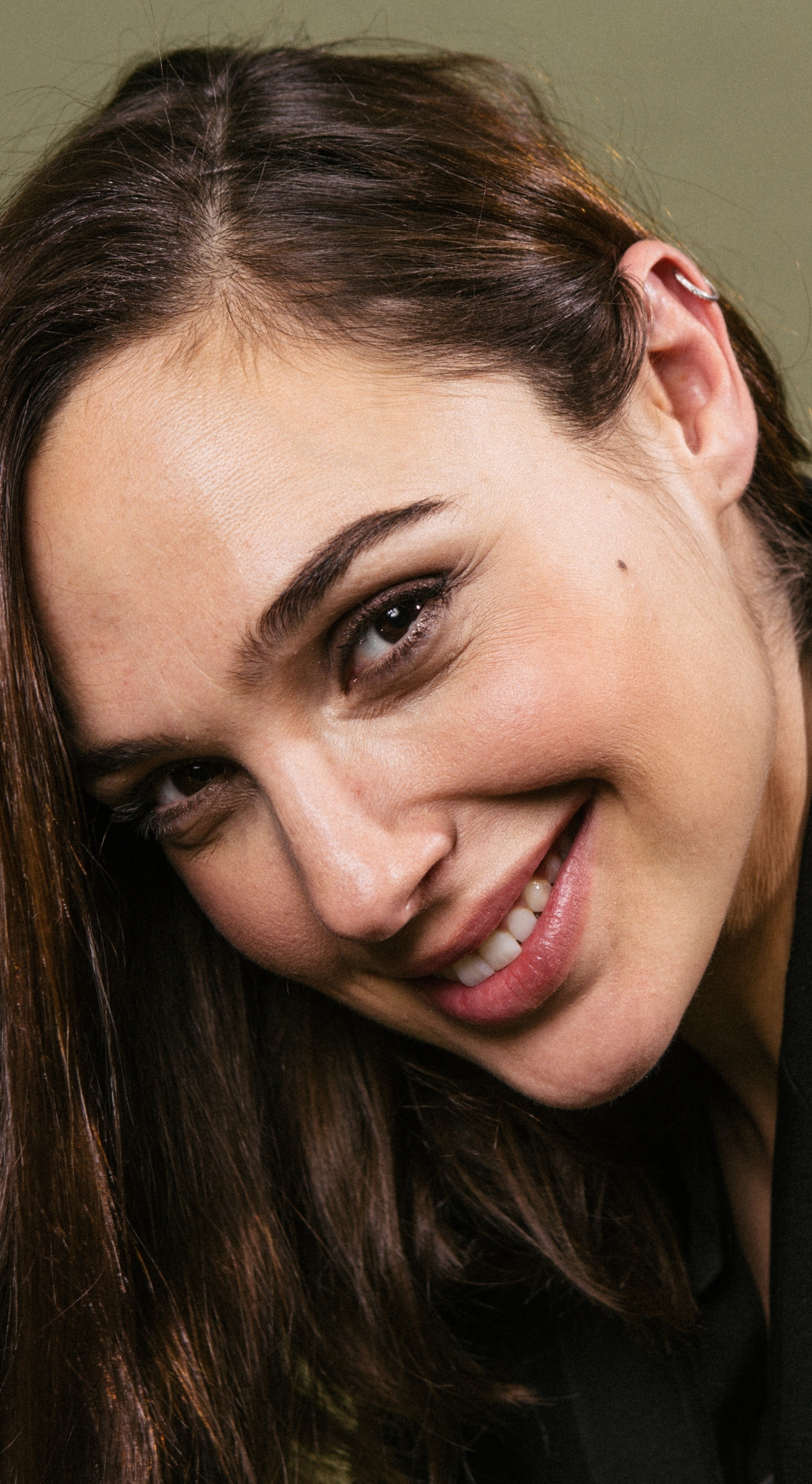 Download 1440x2630 wallpaper smile, brunette, actress, gal gadot, 2018, samsung galaxy note 8, 1440x2630 HD image, background, 17242