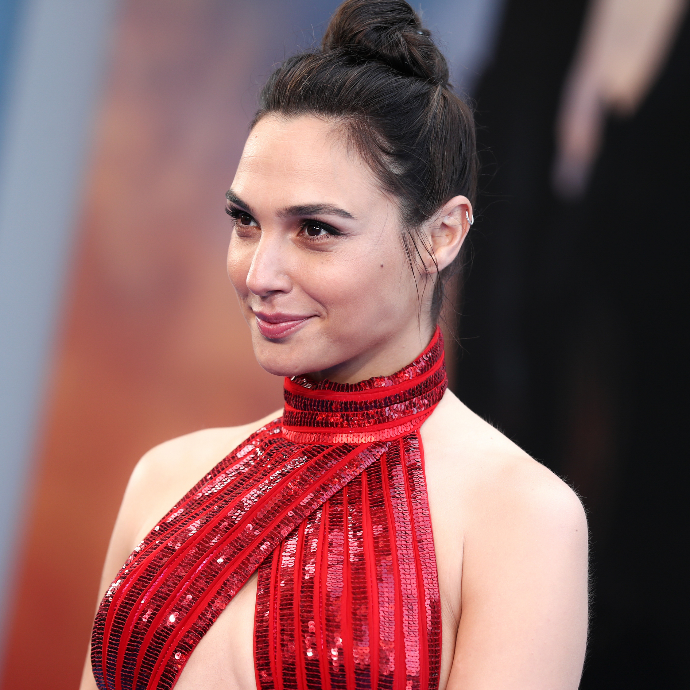 Download 2248x2248 wallpaper gala party, pretty woman, gal gadot, smile, ipad air, ipad air 2, ipad 3, ipad 4, ipad mini 2, ipad mini 3, 2248x2248 HD image, background, 8652