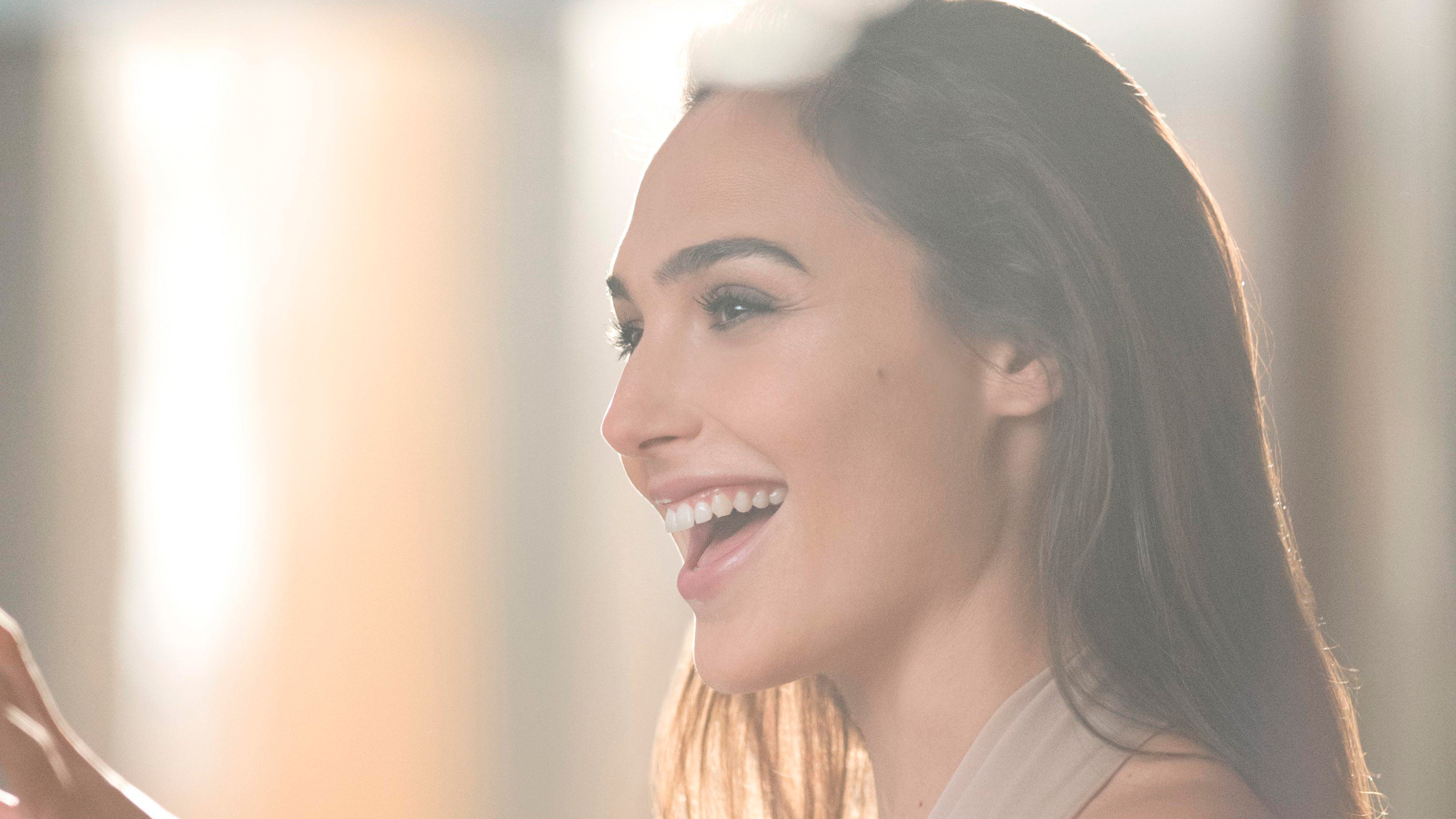 Gal Gadot Smile Wallpapers - Wallpaper Cave