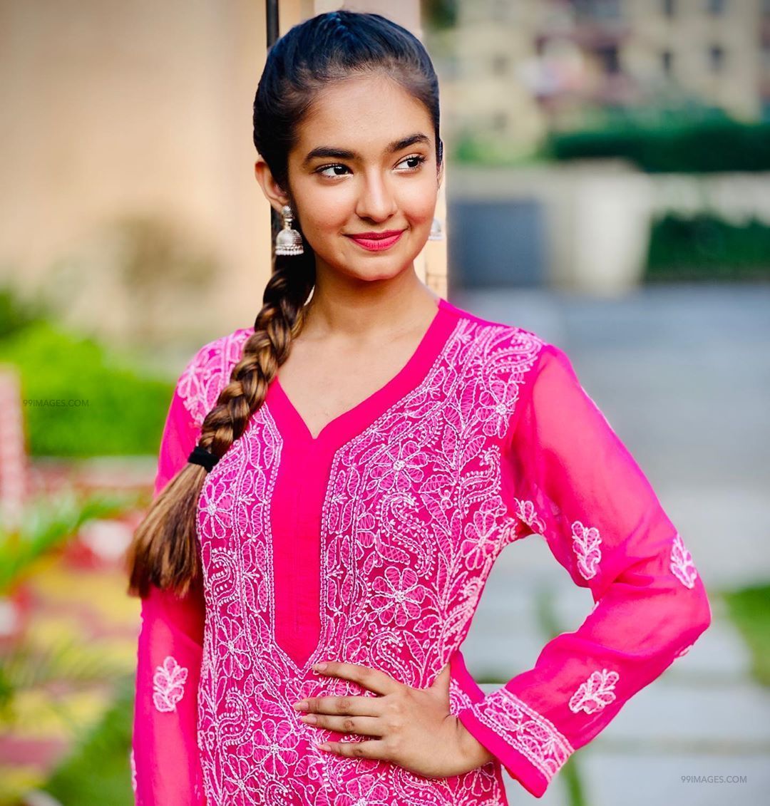 Anushka Sen Hot HD Photo & Wallpaper For Mobile, Sen Photo 2020