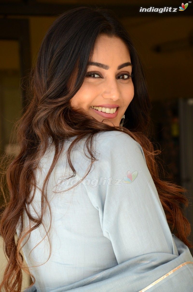 Sana Maqbool. Tamil actress photo, Actress photo, Bollywood photo