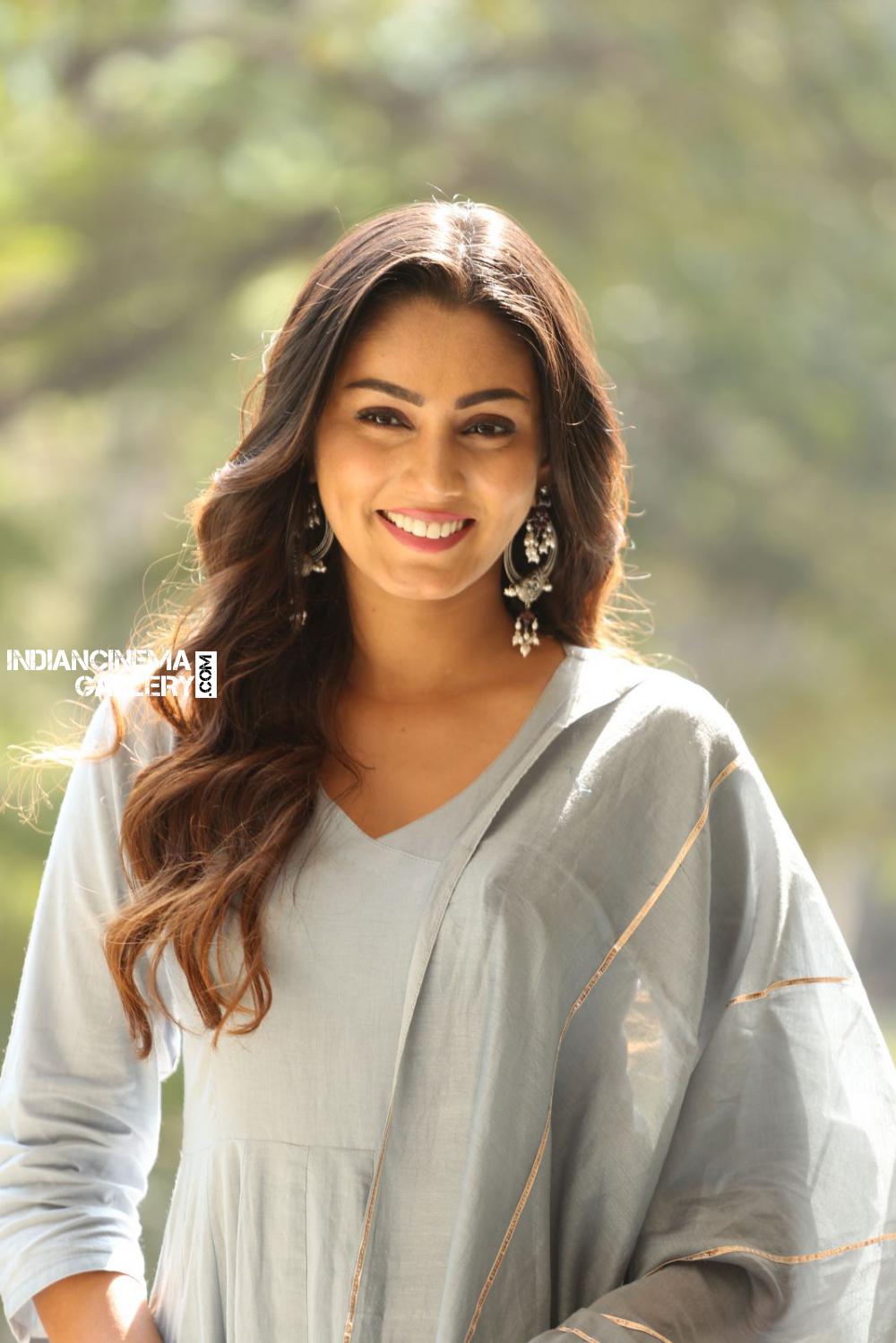 Sana Maqbool Actress Photo Stills Gallery