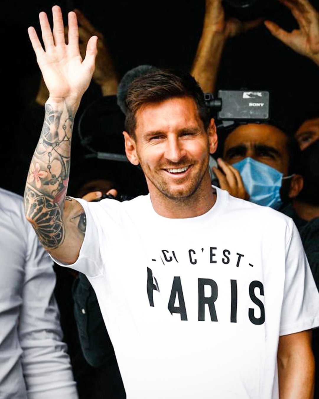 Mời bạn đến Paris cùng Messi với hình nền tuyệt đẹp của anh ấy, với đường nét mượt mà và sơ đồ màu sắc độc đáo. Hãy tận hưởng trải nghiệm tràn đầy giác quan và sự nổi bật của ngôi sao bóng đá hàng đầu thế giới.
