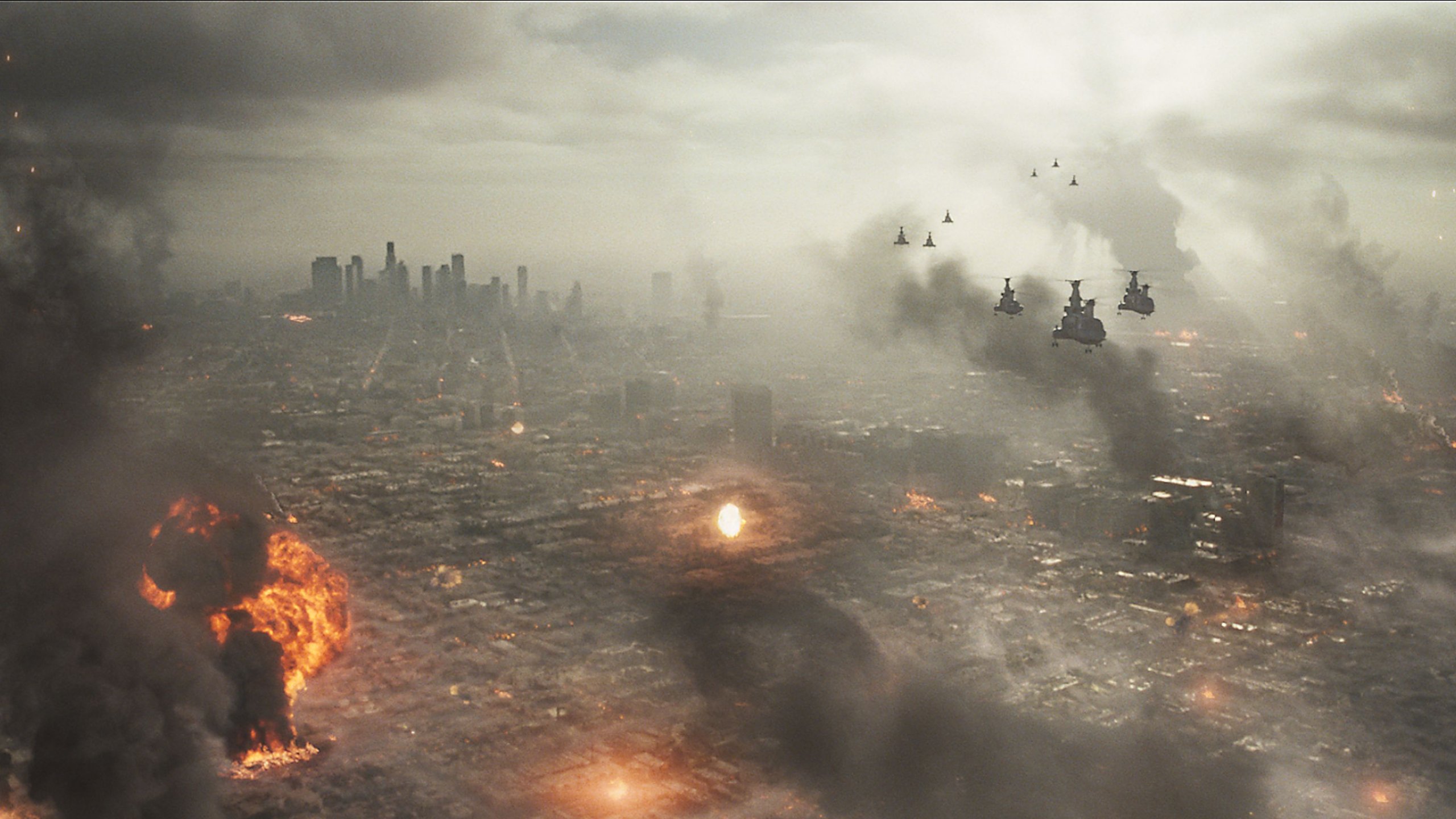 World Invasion: Battle Los Angeles: 4030521723870: Books