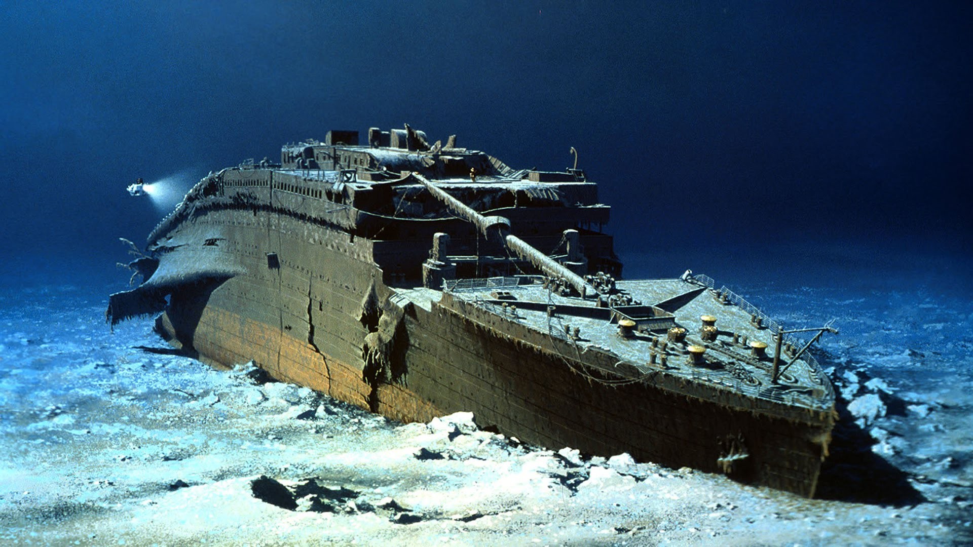 4K images of the Titanic shipwreck reveal a 'partial collapse of hull