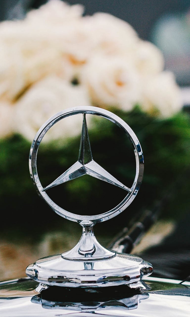 HD Background Mercedes Benz Logo Badge Vintage Car Wallpaper. Desktop Background