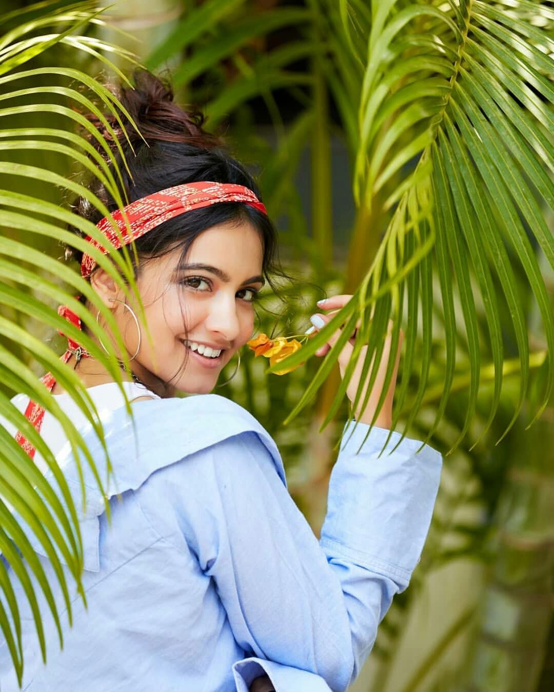 The hot diva Anandita Pagnis. Desi beauty, Beauty, Hair wrap