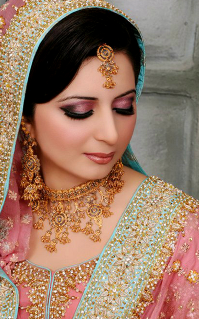 Free download Download HD Wallpaper Beautiful Pakistani Bridal Makeup 2014 [954x1308] for your Desktop, Mobile & Tablet. Explore Bridal Wallpaper Pakistani. Bridal Wallpaper Pakistani, Pakistani Wallpaper, Pakistani Wallpaper