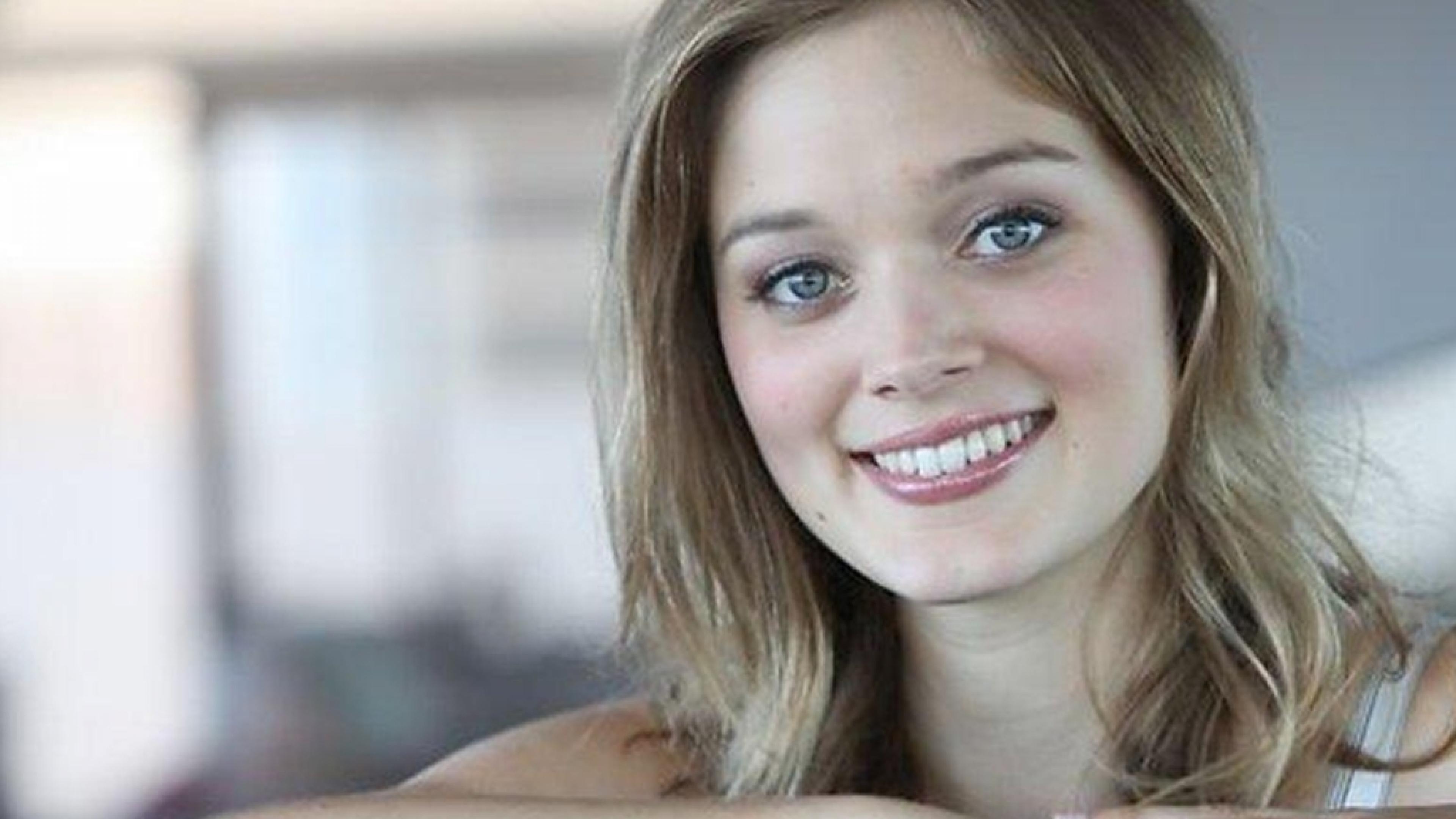 Bella Heathcote Wallpaper Image Photo Picture Background