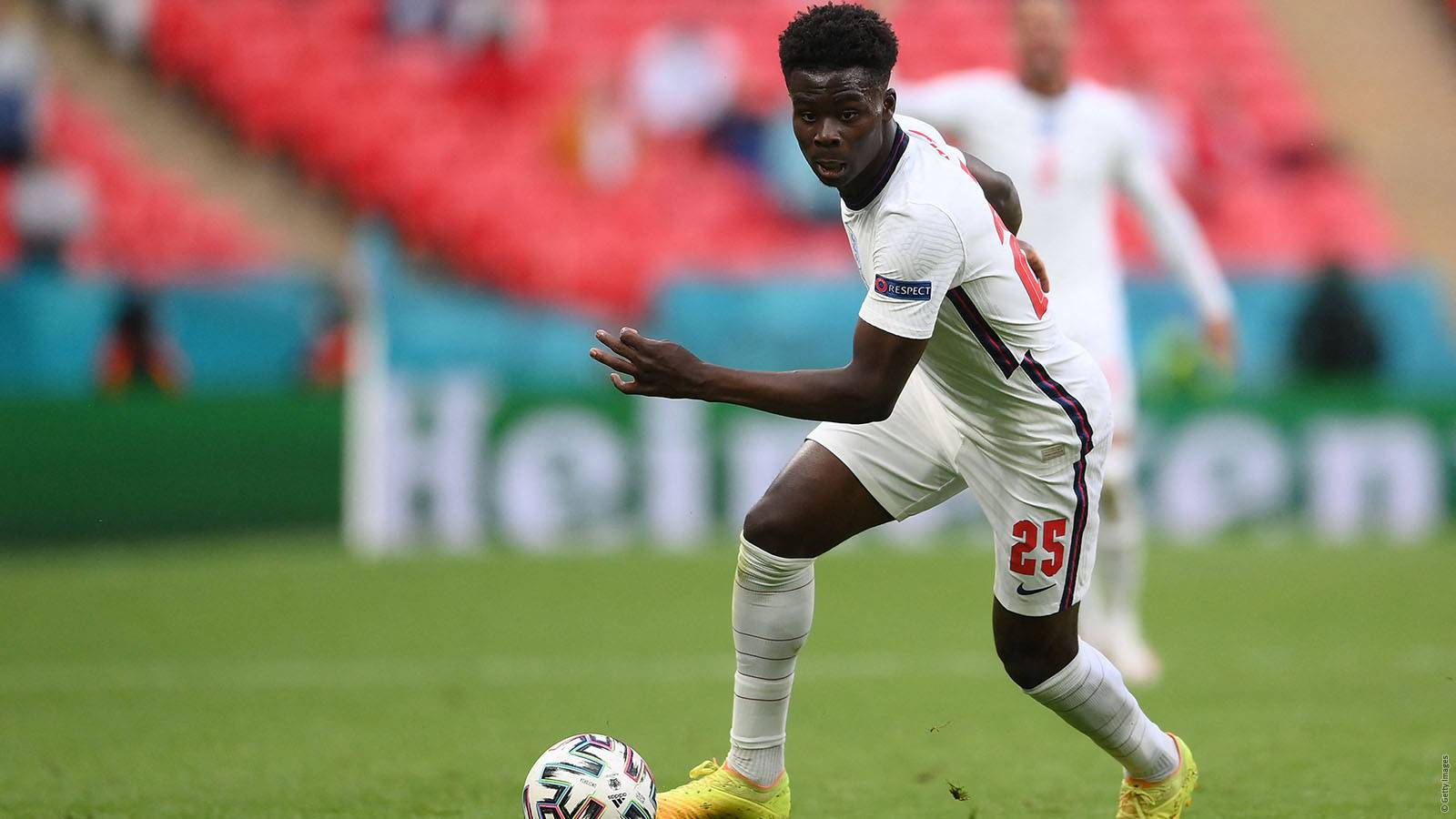 Euro 2020: Saka stars in England victory