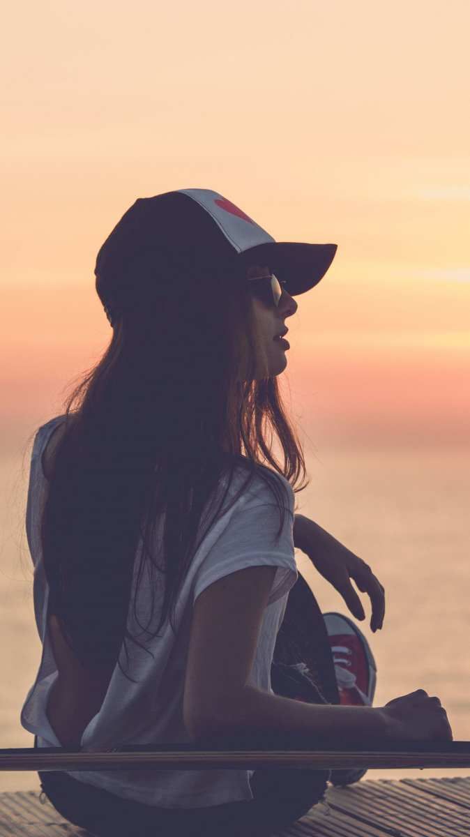 Skateboard Girl Wallpaper. Skateboard girl, Photography poses, Girl photography poses