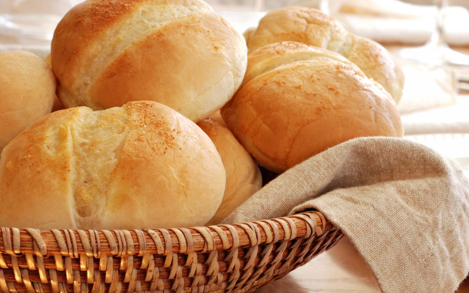 Wallpaper, white, food, basket, baking, round, cuisine, grass family, baked goods, bread roll, ciabatta, sliced bread 1680x1050